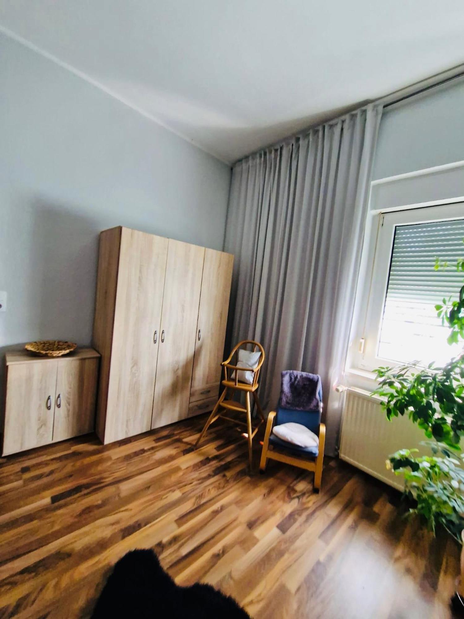 Alteschule15 * Leibsch